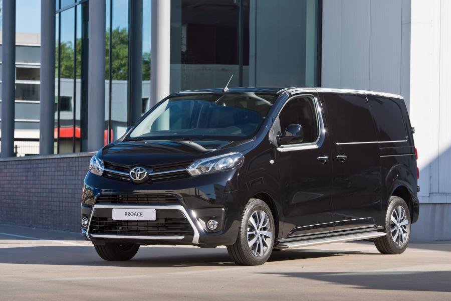  Toyota ProAce Van Black Platinum 2017 года  (фото 2 из 7)